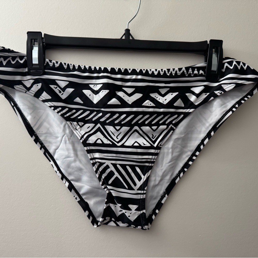 Marinavida Women’s Tribal Print Swimsuit - Picture 4 of 6